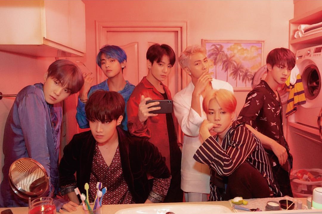 南韓天團BTS所屬經紀公司Big Hit娛樂今(25)日正式收購Pledis娛樂。 圖 : 翻攝自BTS IG