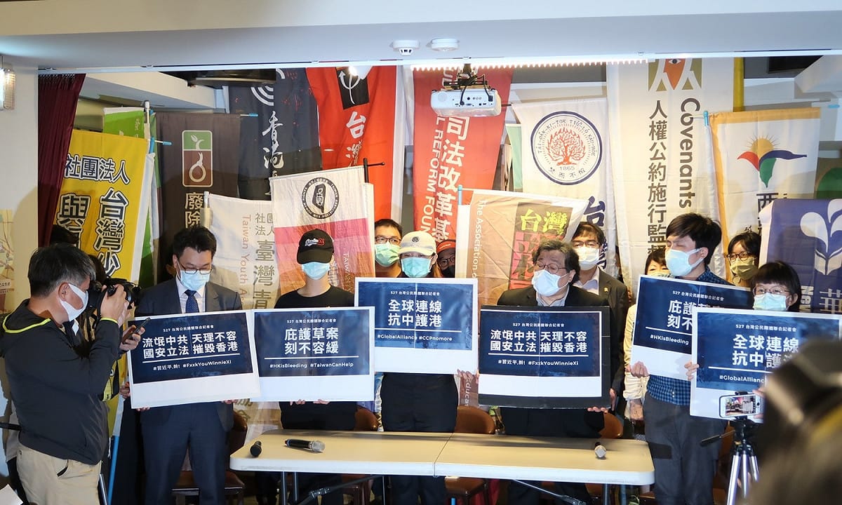 數十個台灣民間團體27日聯合舉行記者會譴責中國制訂港版國安法 圖：林朝億/攝