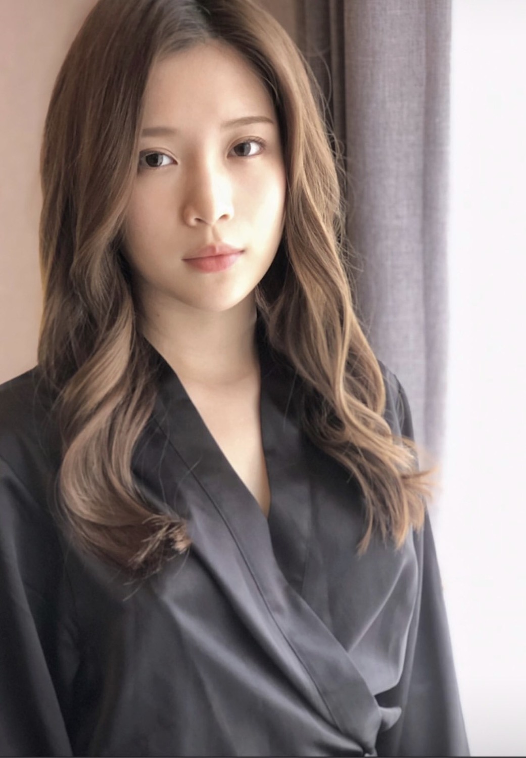 「宅男女神」雞排妹在社群平台的限時動態上曬出1張工作側拍照。 圖：翻攝雞排妹Instagram