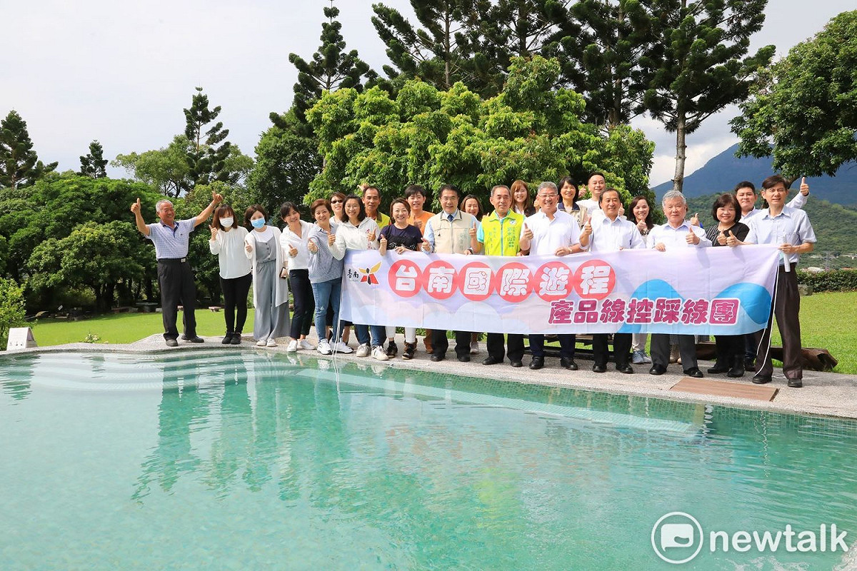 台南市長黃偉哲至首發國際觀光日本線控旅行業踩線團第一站仙湖農場歡迎全國入境日本線旅行社主管。 圖：黃博郎／攝