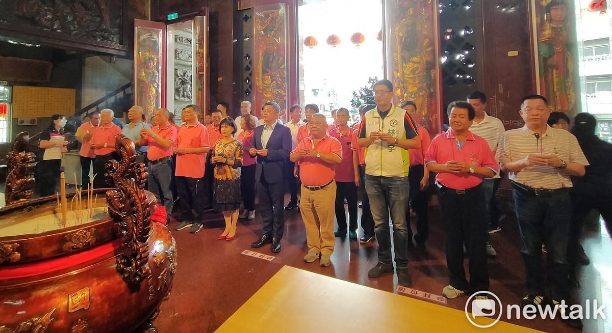 立法院副院長蔡其昌到大里區振坤宮參香。 唐復年/攝