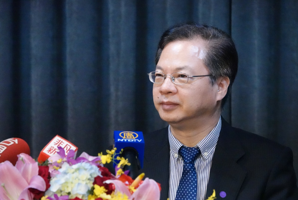 國發會主委龔明鑫4日投書社論「台灣經濟不能光吃老本」。 圖：擷取自國發會臉書