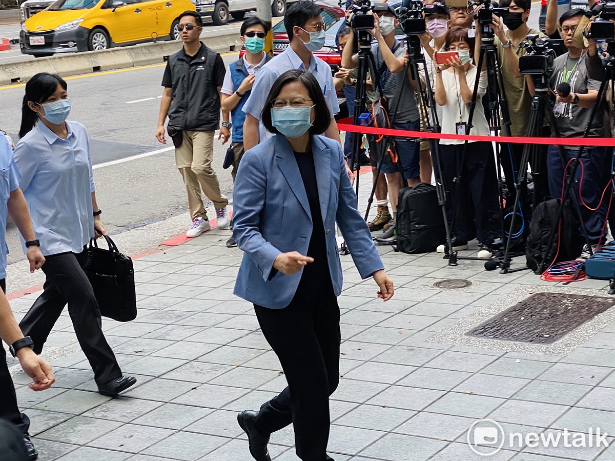 蔡英文今也前往銅鑼灣書店，表達撐香港的立場。 圖：周煊惠 / 攝