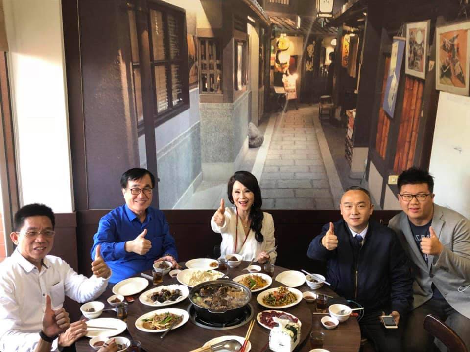 張琍敏日前與韓市府幕僚聚餐 圖:擷取自臉書