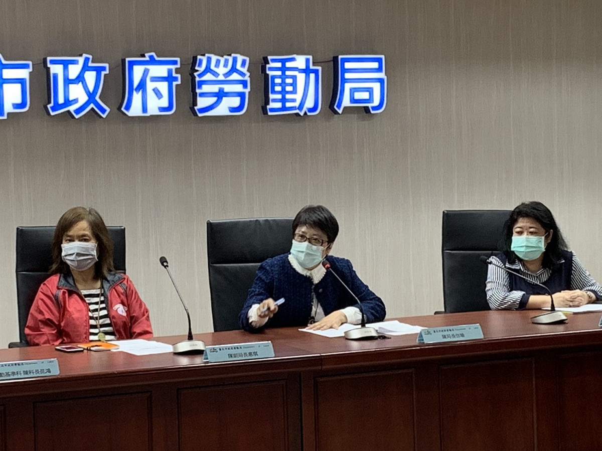 北市勞動局長陳信諭說明文華東方酒店大規模資遣員工事件後續。 圖：勞動局 ／ 提供