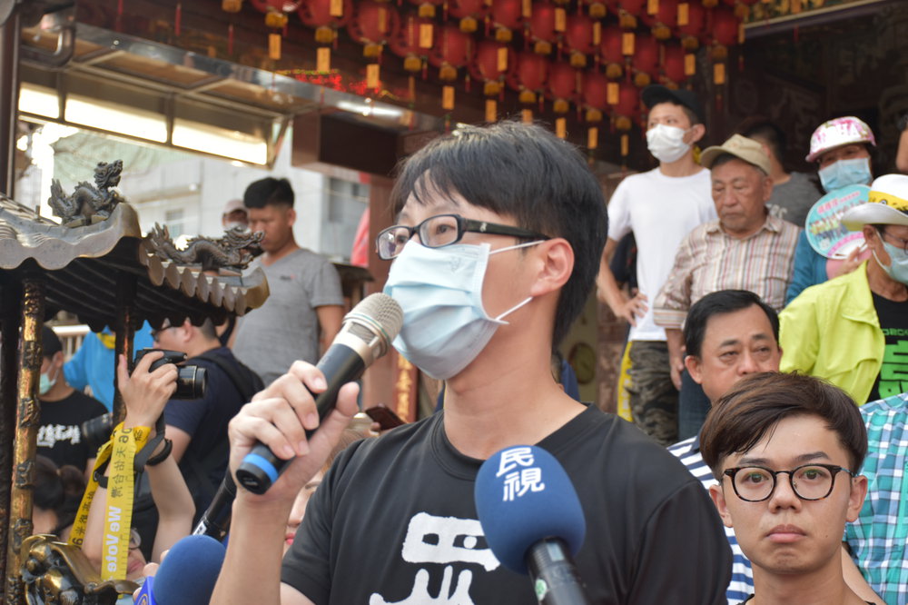 罷韓公投法定發起人陳冠榮要高雄人一起站出來勇敢投下罷免票。 圖：孫家銘／攝