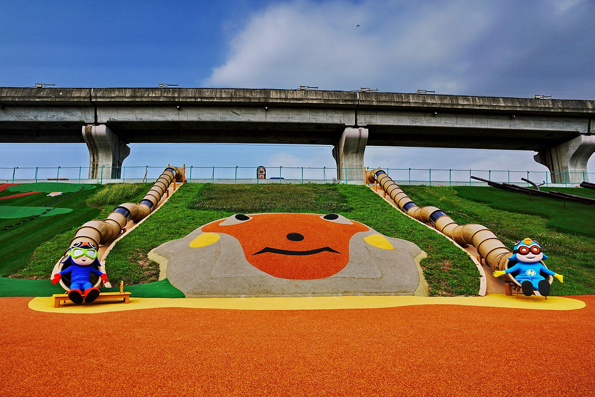 新北市府以「台灣特色動物」主題遊樂區，在大都會公園打造溜滑梯主題樂園。 圖：新北高灘地工程管理處／提供