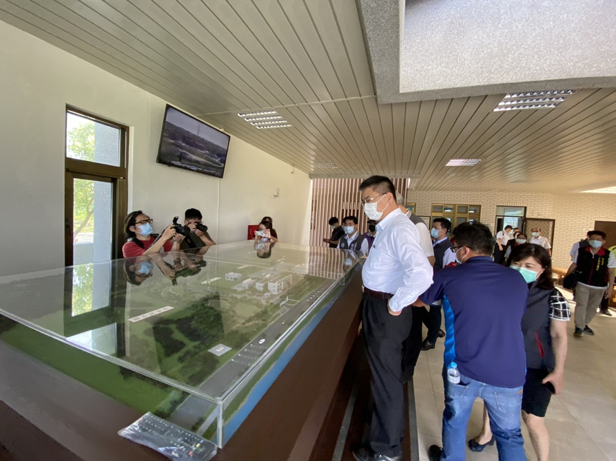 內政部表示，污水下水道的普及率是評估都市生活品質的重要指標之一。圖為內政部長徐國勇。 圖：內政部提供