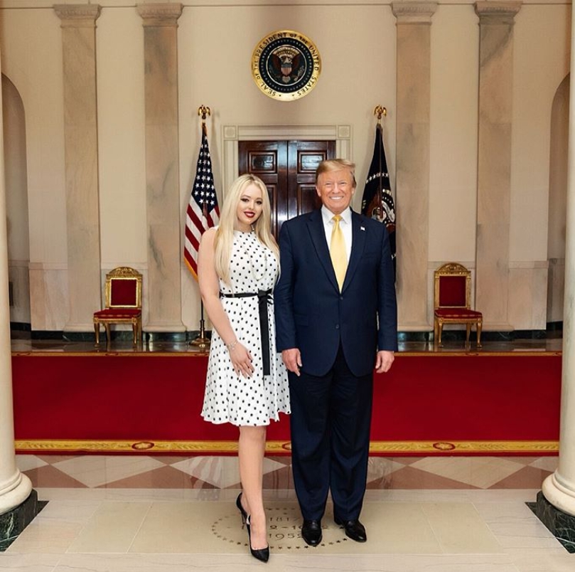 川普二女兒蒂芬妮（左）發文響應暗黑星期二（Blackout Tuesday）。 圖：取自Instagram @tiffanytrump