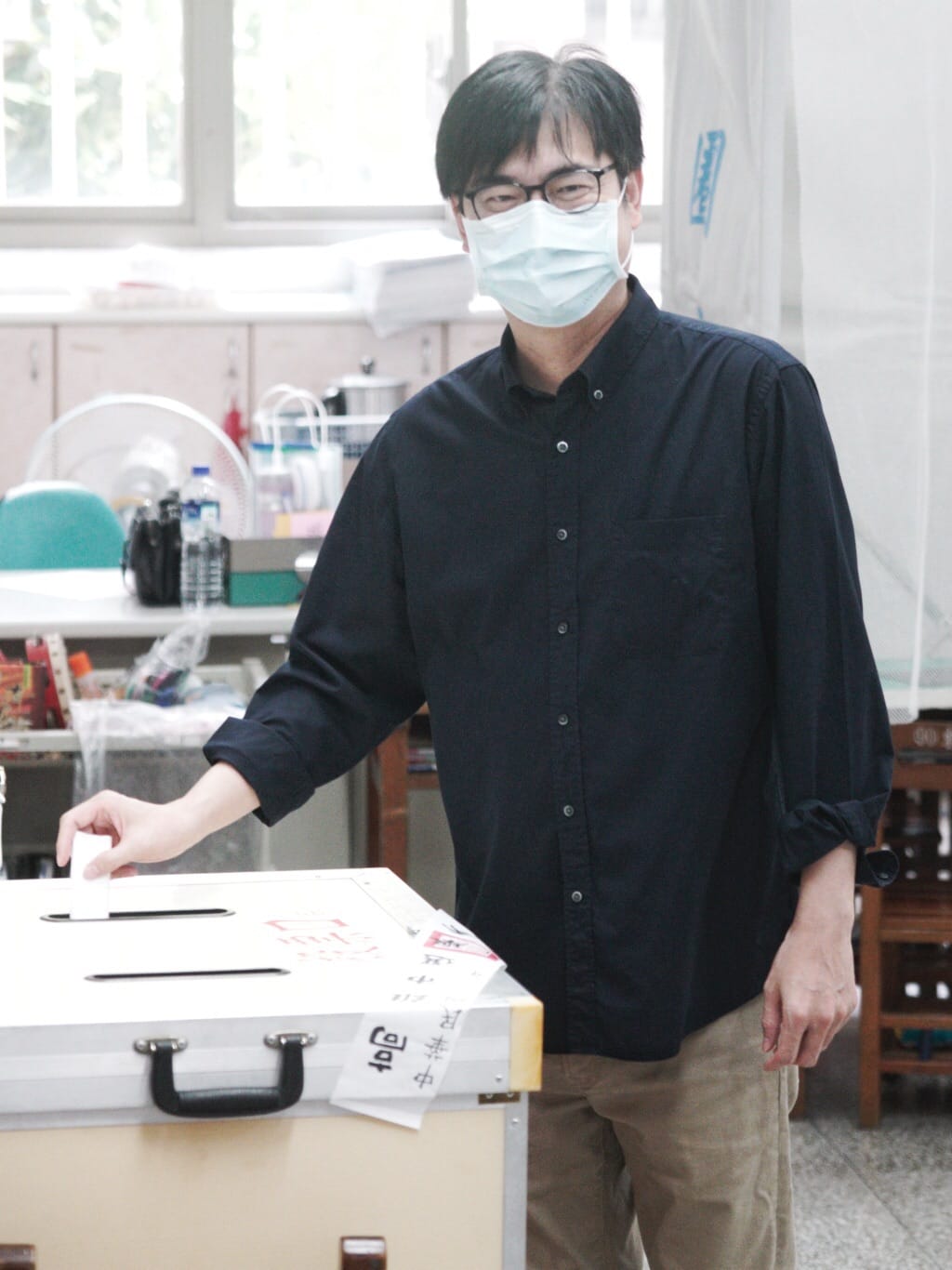 行政院副院長陳其邁前往投票。 圖：張良一/攝