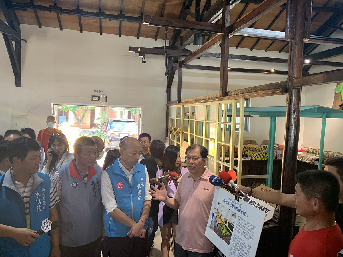 韓國瑜到旗山視察高雄農產直賣所。 圖：高雄市政府/提供