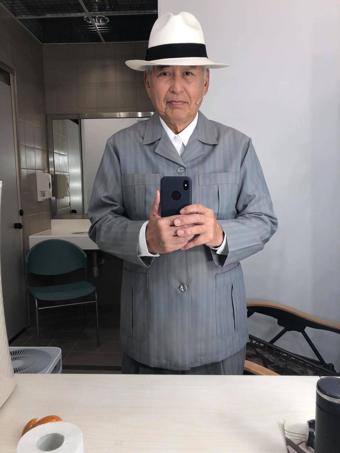 柯一正今（6）天在臉書發文，請支持者不要擔心劇團的發展，表示他們會「向前走」。 圖：翻攝自柯一正臉書