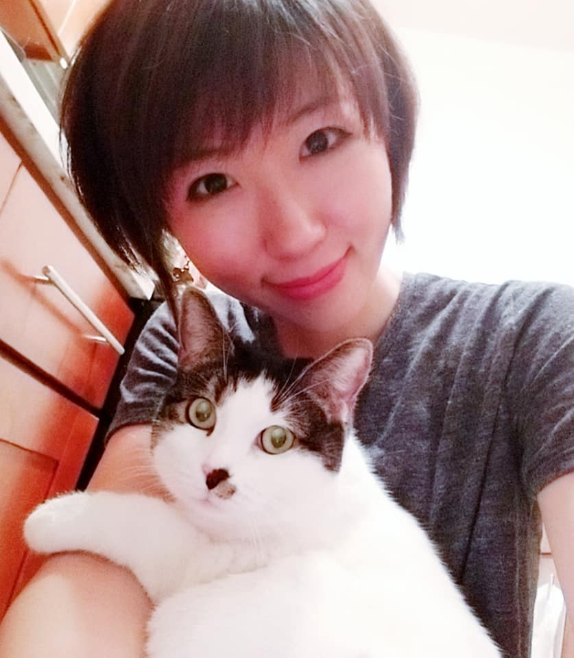 網紅廣告小妹在臉書粉絲專頁發文，表示自己的韓粉夫要買彩券捐錢，助韓國瑜東山再起。 圖：翻攝廣告小妹臉書粉絲專頁