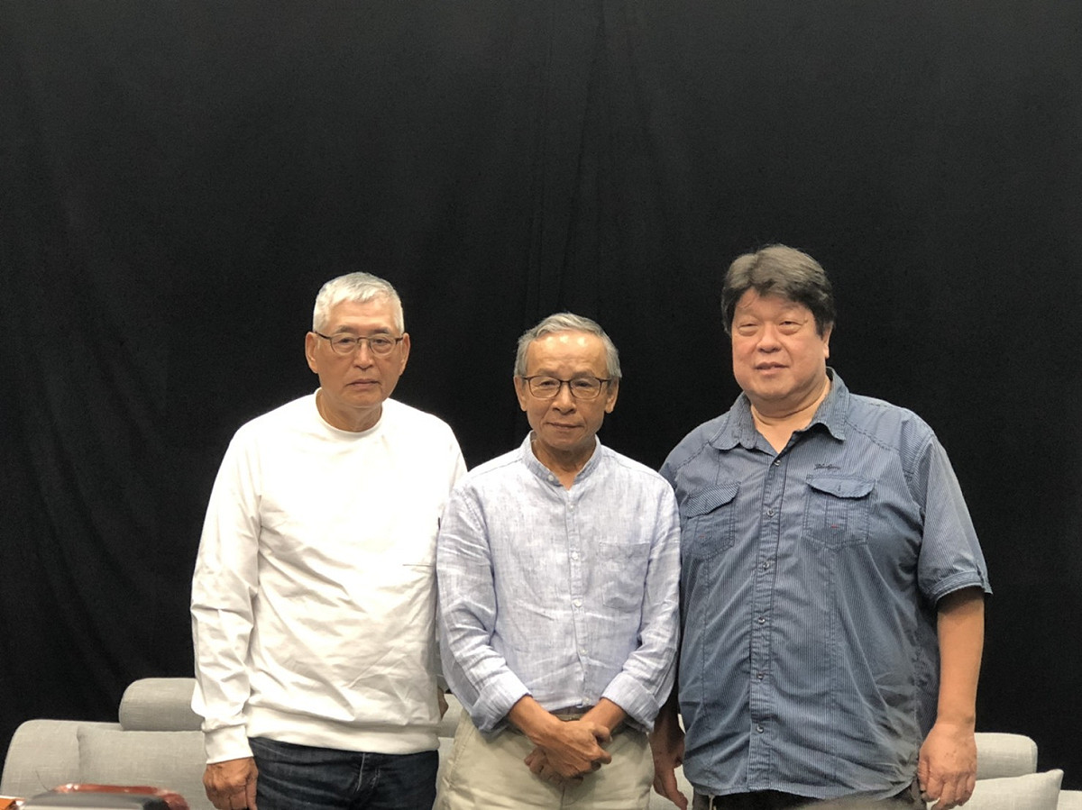 綠光劇團團長羅北安(右起)、編劇導演吳念真、紙風車文教基金會董事長柯一正，聯袂出席開賣記者會。 圖：楊瑾錚/攝影