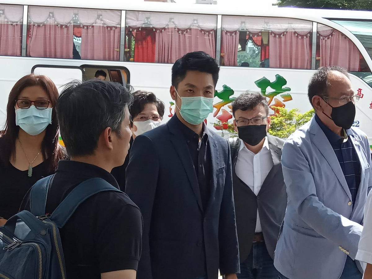 蔣萬安提出高雄市長補選人選條件說。 圖/孫家銘攝