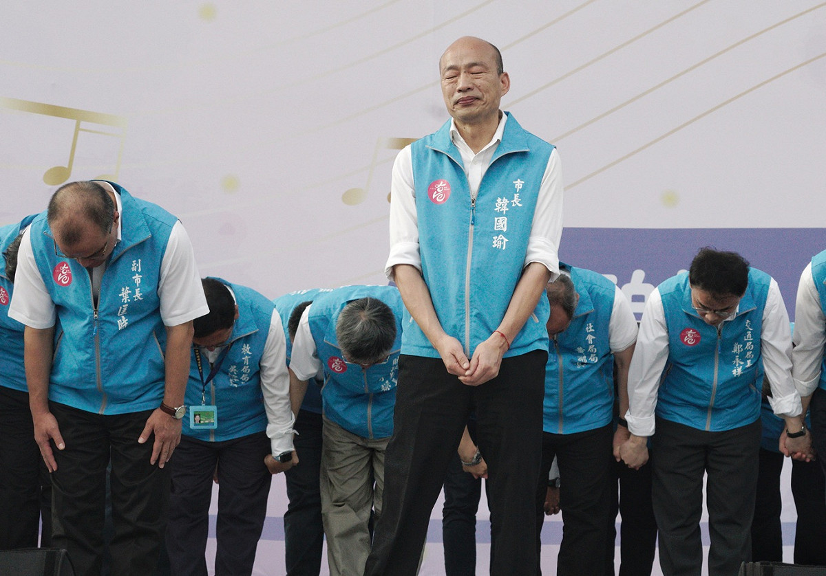 被近94萬名高雄市民罷免的高雄市長韓國瑜，今天傍晚在告別音樂會上向其支持者透露罷免後至今心情難以平復。 圖：張良一/攝