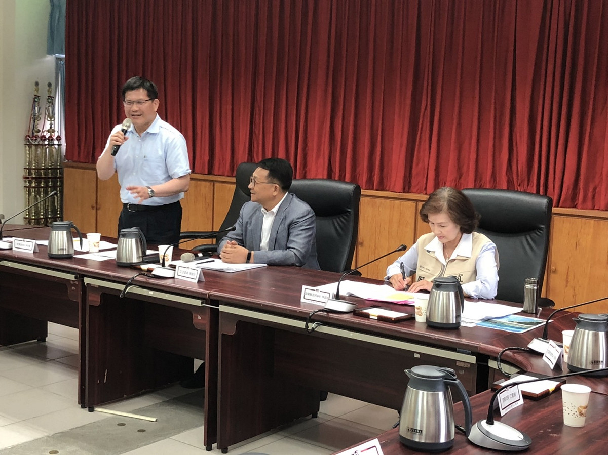 立法院交通委員會考察宜蘭地區交通及觀光建設，最左邊為交通部部長林佳龍。 圖：高公局／提供