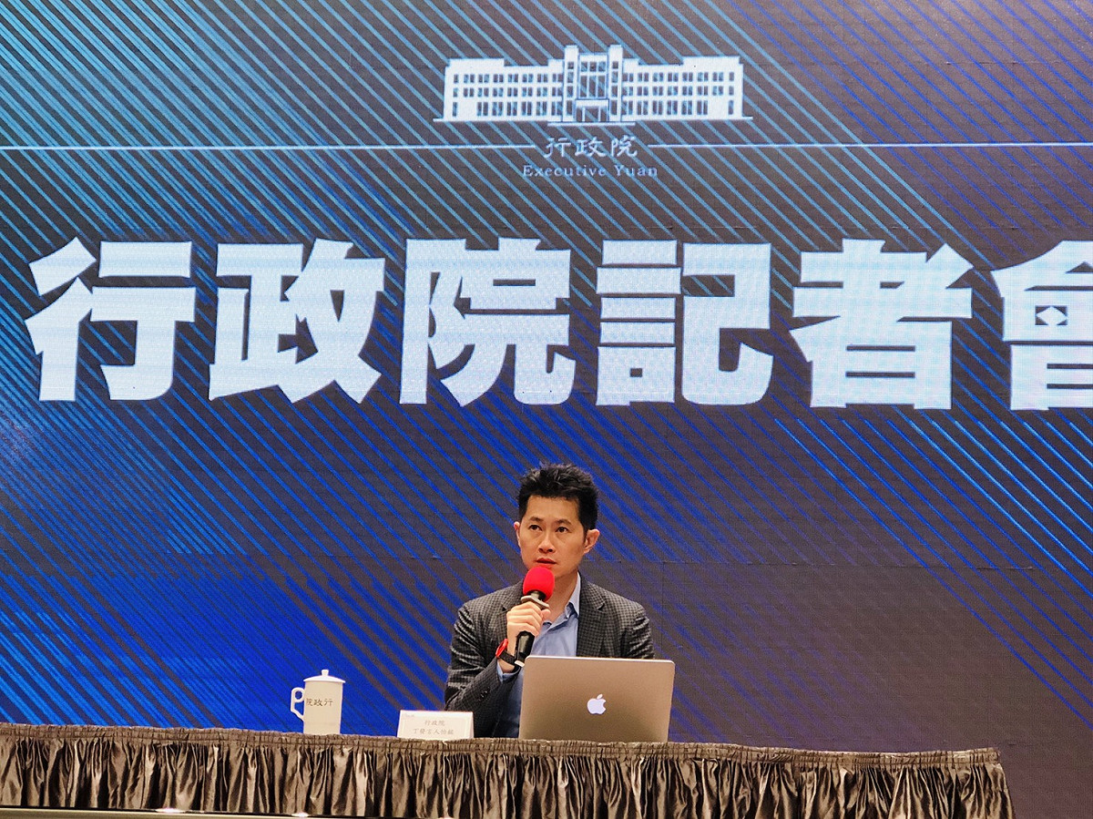 行政院發言人丁怡銘指出，中選會是獨立機關 ，政院尊重其對選舉時程的安排與職權，也相信中選會在辦理選務上有專業判斷。 圖：謝莉慧/攝