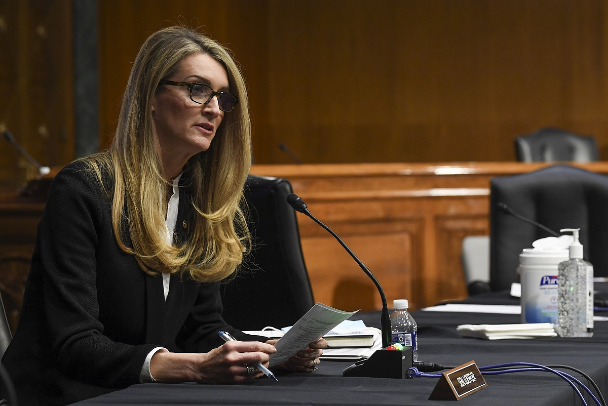 共和黨洛夫勒爾（Kelly Loeffler）等參議員提出「打擊中國草案」，目的為降低在醫療用品上對中國的依賴程度。 圖：達志影像／美聯社