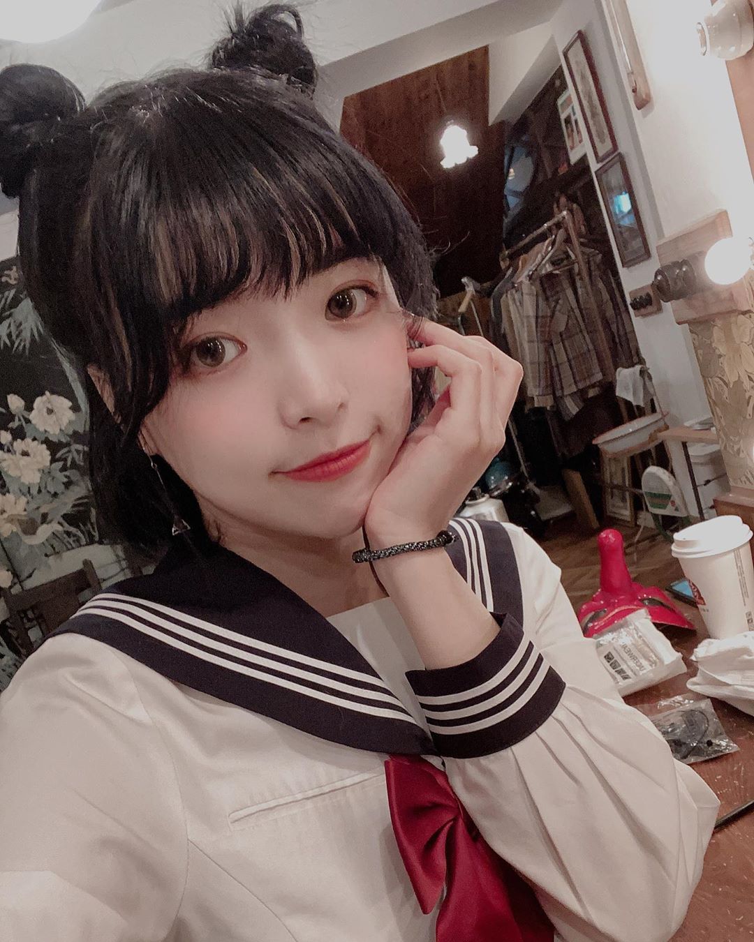 知名韓系Youtuber「一隻阿圓」，近日適逢畢業季在社群分享當年畢業青澀照。 圖 : 翻攝自一隻阿圓 IG
