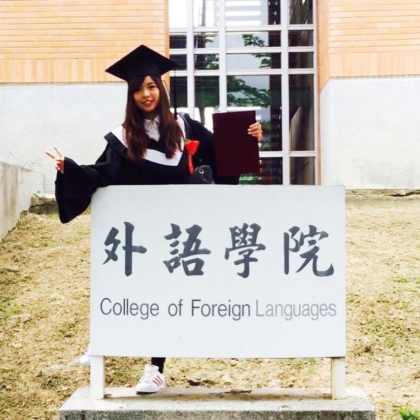 阿圓當年大學生時期留著一頭氣質長髮。 圖 : 翻攝自一隻阿圓 IG