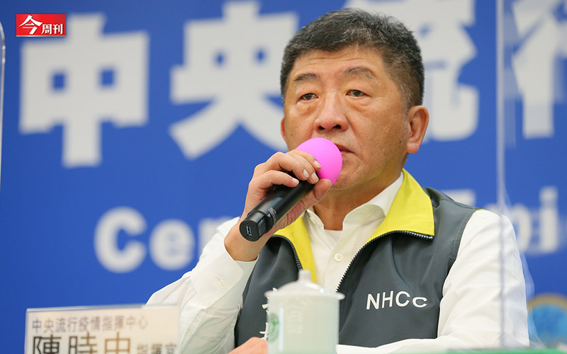 陳時中對抗新冠肺炎一戰成名，從社會知名度2.1％變滿意度94％閣員。 圖：疾管署/提供
