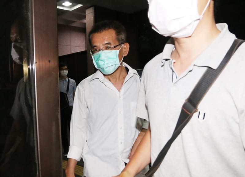 陳姓、李姓前國會助理，涉嫌為中共國安部對台情蒐人員發展組織，交付外交部、陸委會等相關資訊。台北地檢署今天複訊後，以陳、李有勾串、滅證之虞，向法院聲請羈押禁見。 圖 : 中央社
