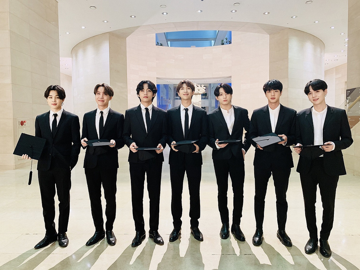 防彈少年團BTS於 2013 年出道，不到十年就紅遍全世界。17日有消息指出其出道的故事將被翻拍為電視劇《藍色天空》 圖：取自BTS官方推特