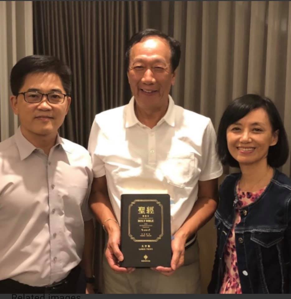 針對前台東縣長黃健庭接任監察院副院長爭議，鴻海創辦人郭台銘為黃健庭發文，「我個人可為黃縣長的操守背書」。 圖：翻攝郭台銘臉書