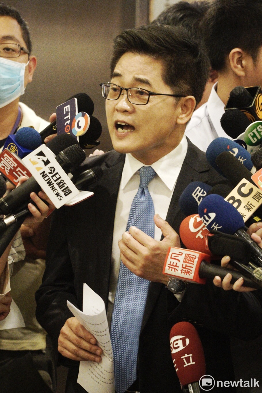 前台東縣長黃健庭今天下午3時30分在立法院召開記者會。