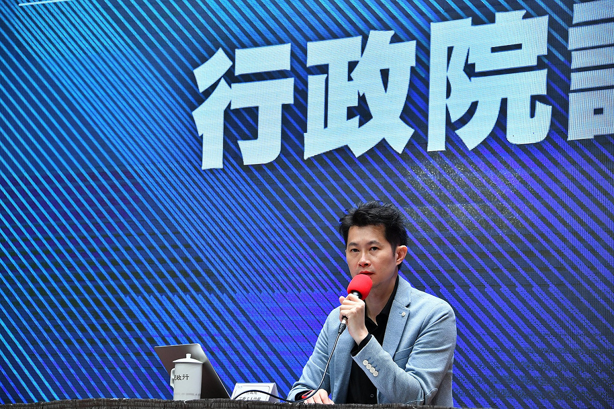 行政院發言人丁怡銘駁斥，「上報」報導指控行政院長蘇貞昌團隊以公職作為黨職選舉籌碼情節，從未向政院查證，完全憑空捏造，有違新聞專業，希望該媒體儘速更正。 圖：行政院提供