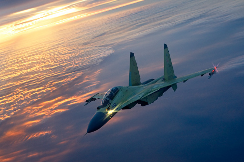 針對印度採購21架米格-29戰機及12架蘇-30MKI戰機（Su-30MKI），但航空專家庫柏（Tom Cooper）表示，相當訝異印度的採購內容。 圖：翻攝自蘇愷航空集團官網