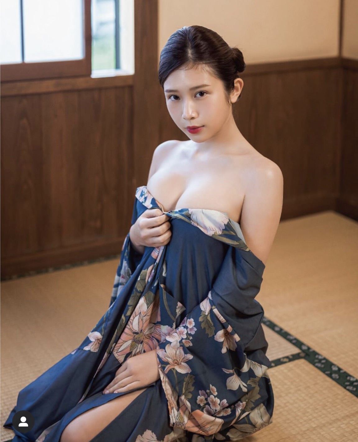 雞排妹身材姣好，擁有E奶的她，深受網友喜愛。 圖：翻攝Instagram