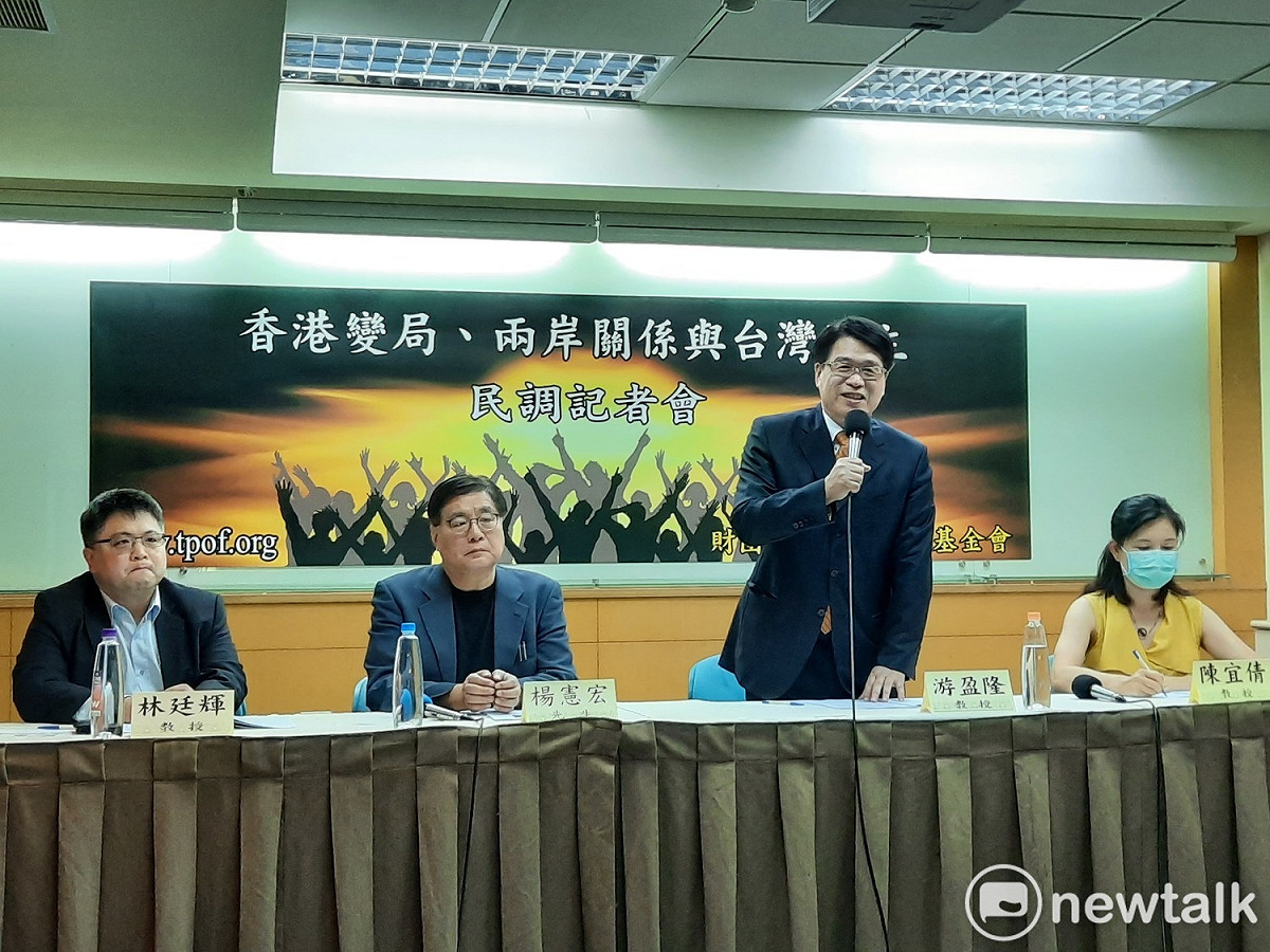 游盈隆指出，遠超過半數的台灣人期待台灣未來要獨立。(右二) 圖:陳佩君/攝