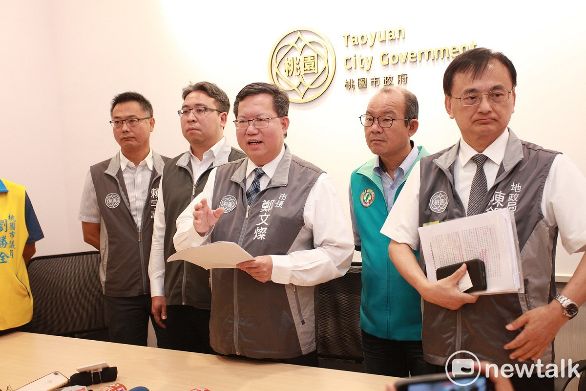 鄭文燦說明市府執行航空城協議價購，將以「先建後拆」、「補償最大化」等原則，讓居民在安置過程獲得最大保障。 圖：林昀真/攝