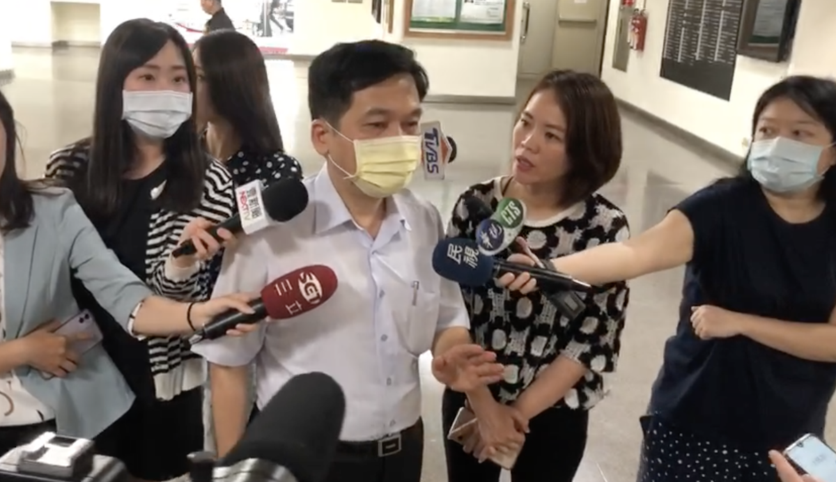 台北市都發局長黃景茂、民進黨市議員簡舒培。 圖：周煊惠 ／攝