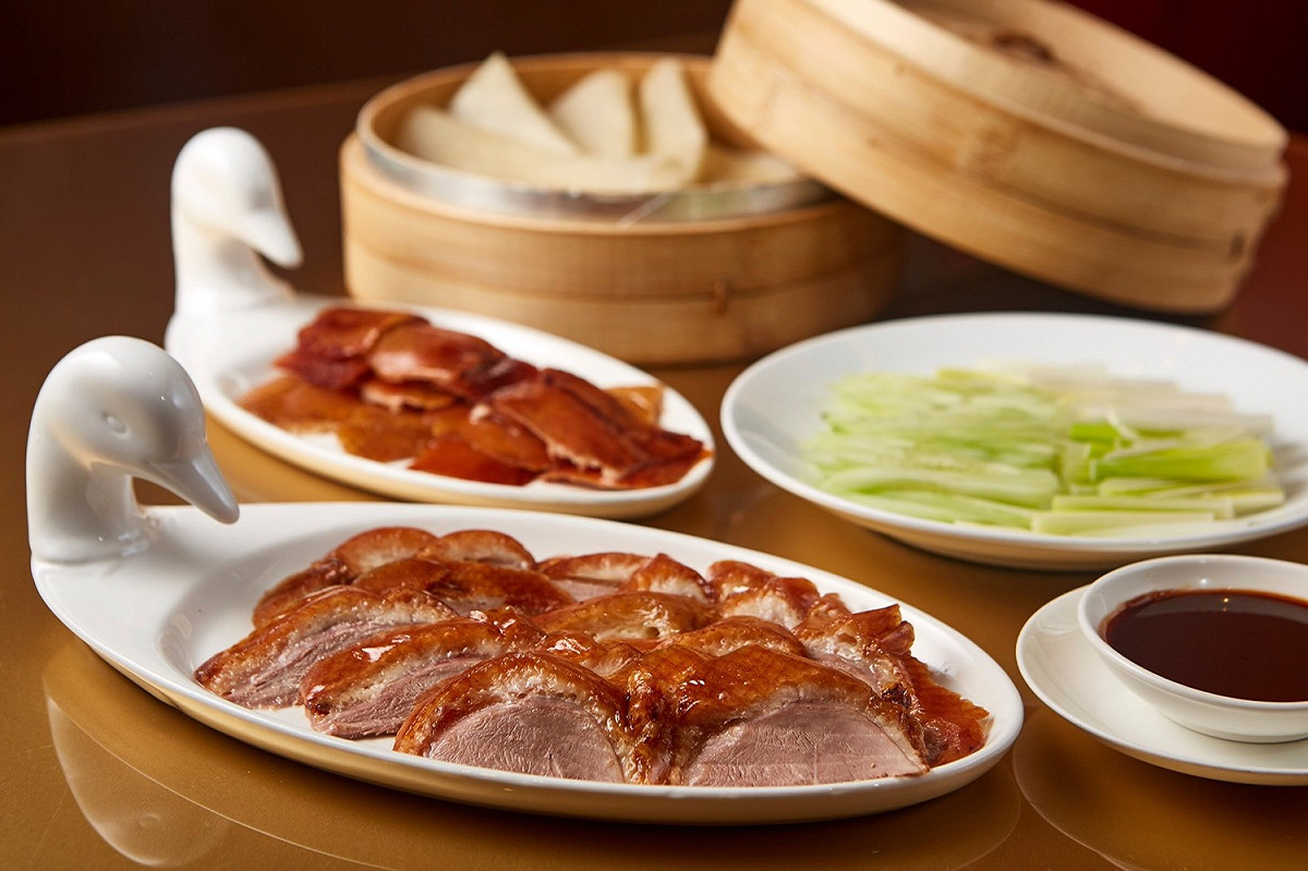 使用振興3倍券在香格里拉餐廳用餐，1000元的振興券可抵現金1300元。 圖：香格里拉/提供