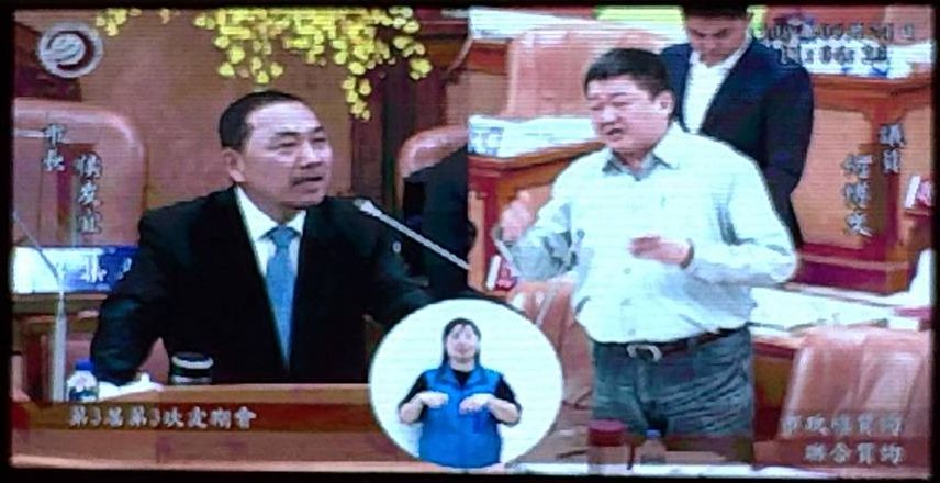 何博文質詢侯友宜。 圖：王峻昌／攝