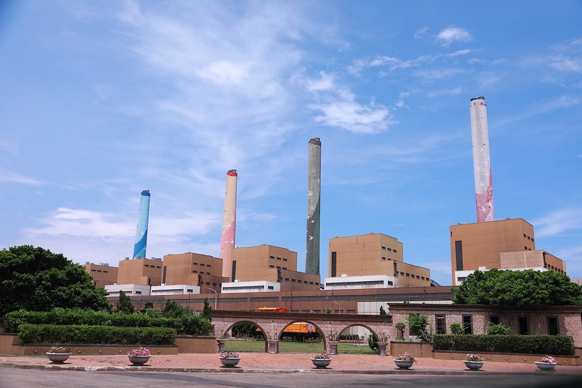 中火未理會台中市政府的停工要求，持續燃煤發電。 台中市政府/提供
