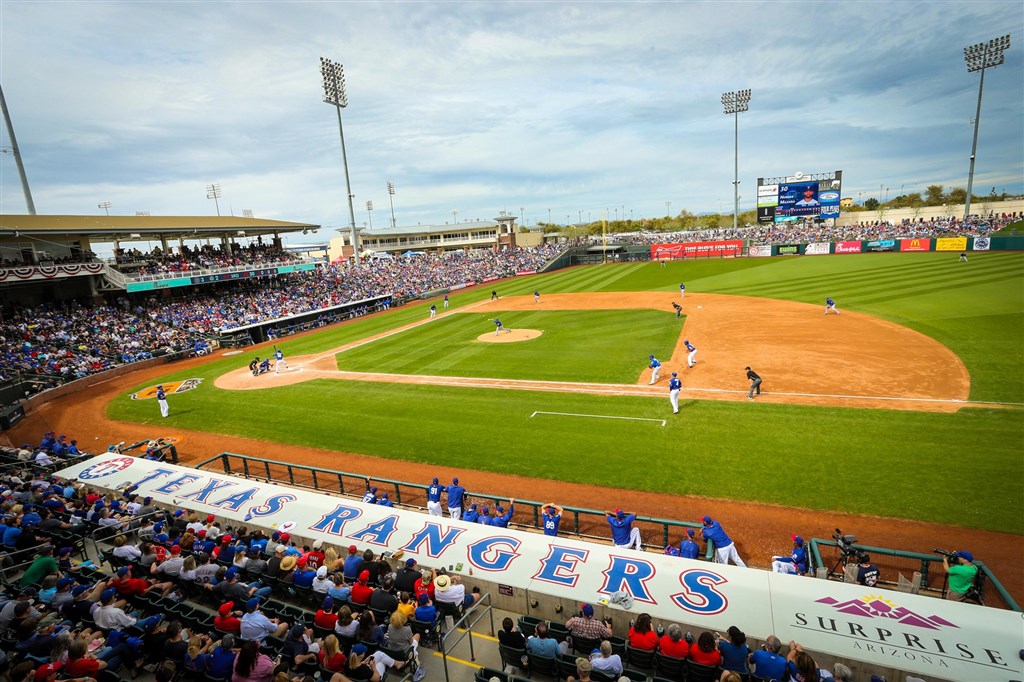 MLB準備7月重啟因疫情停擺的賽季之際，又有一隊被病毒攻陷，德州遊騎兵工作人員確診武漢肺炎。 （圖取自facebook.com/Rangers）