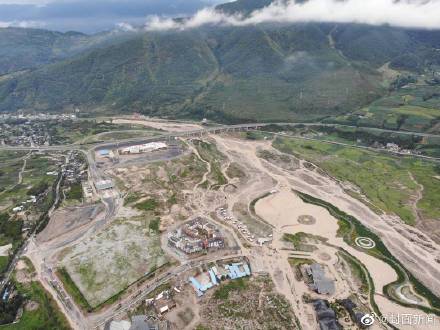 中國西南暴雨肆虐，據統計共造成廣西、貴州、湖南、四川、江西等13省1216萬人受災，78人死亡或失蹤。 圖：翻攝自中國封面新聞V微博