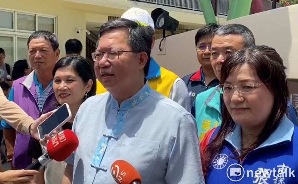 對於藍委佔領立院一事，鄭文燦認為民主要在正常的軌道運行才是全民之福。 圖：林昀真／攝
