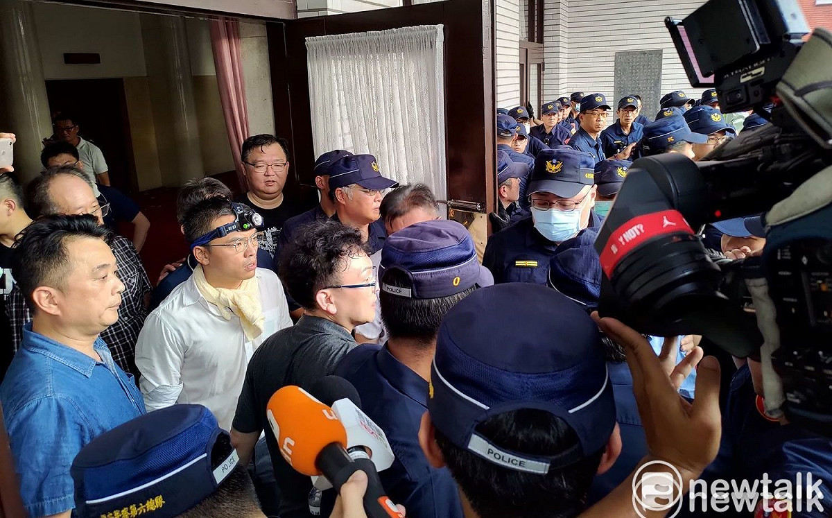 便衣刑警持攝影機入議場蒐證 引藍委不滿