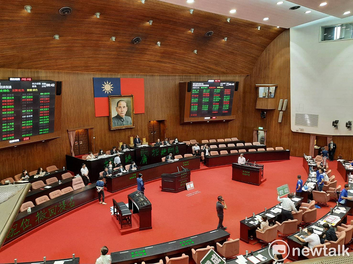 立法院臨時會通過考試院、監察院人事權案議程 圖：陳佩君/攝