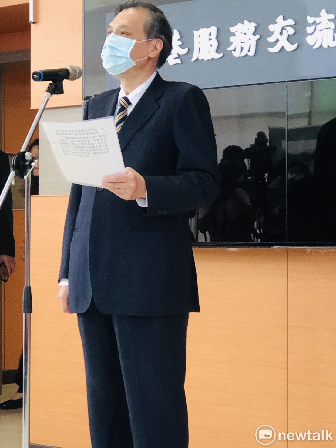 大陸委員會主委陳明通今（1）天形容，「這是天朝帝國對世界的子民發出的律令」，批評中共要管全世界的人。 圖：謝莉慧/攝