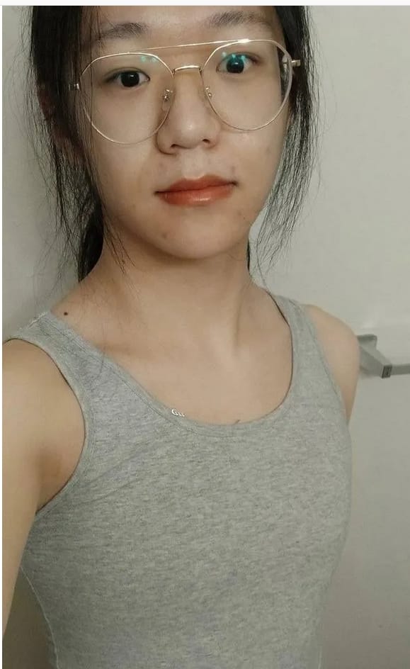 中國公費留學生季子越男扮女裝。 圖 : 翻攝自微信