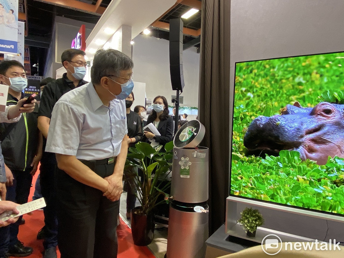 台北市長柯文哲逛3C展。 圖：周煊惠 ／攝