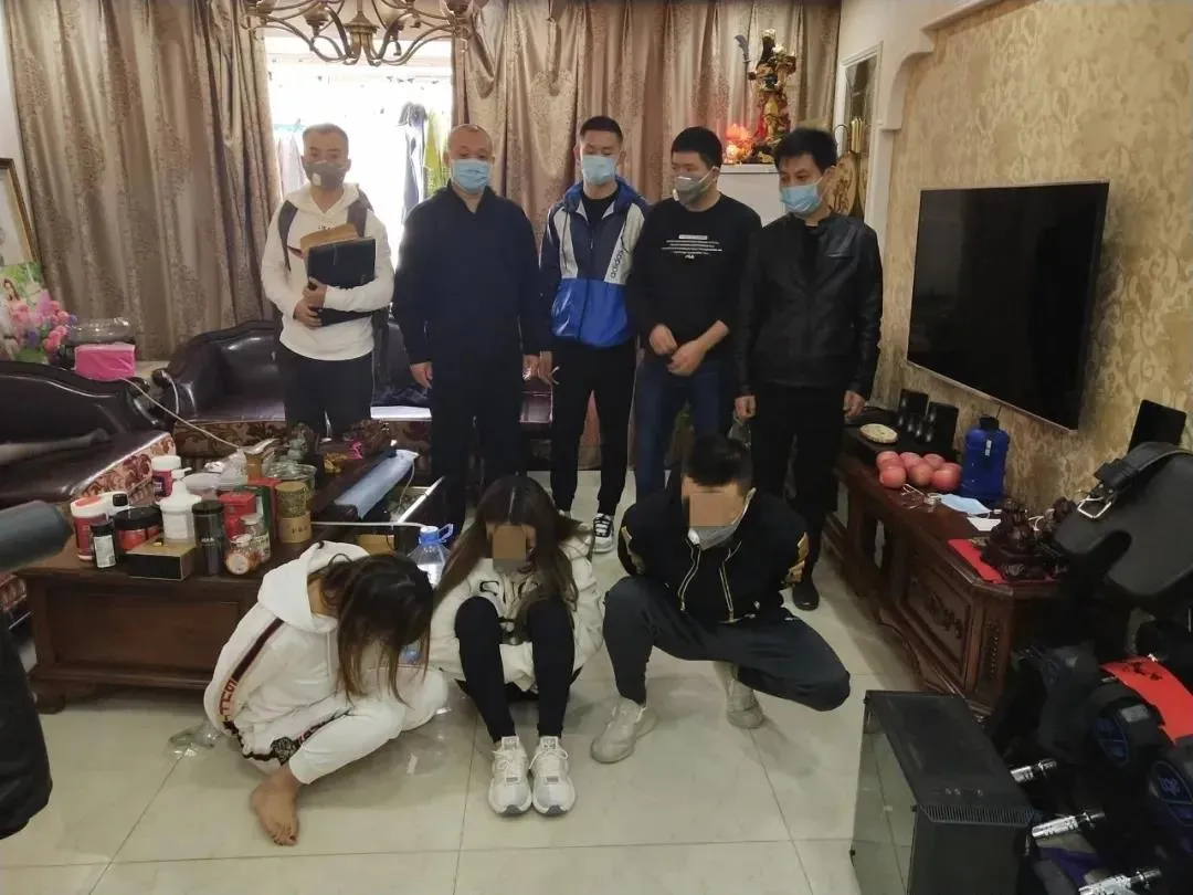 中國警方破獲犯罪集團，在直播平台上散布色情內容。 圖：取自微信