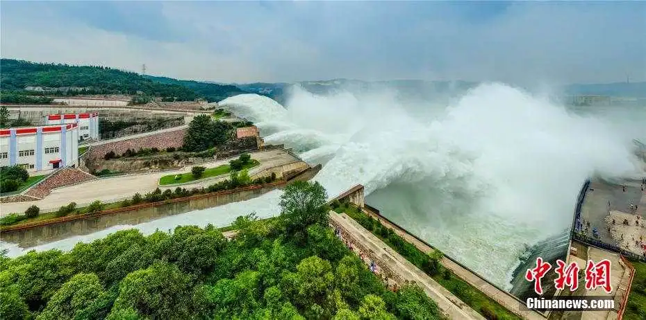 黃河小浪底水利樞紐風景區發佈公告，自7月1日起，景區最大承載量按4500人控制運行。 圖：中新網