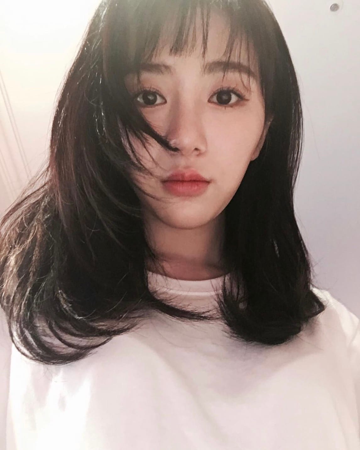 26歲南韓女星珉娥今日在IG上自曝她被前女團成員AOA成員霸凌長達10年。 圖：翻攝Instagram